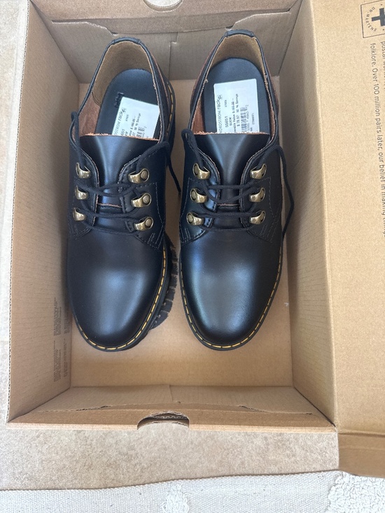 Dr. Martens Shoes - Leona Lo Dr. Martens
